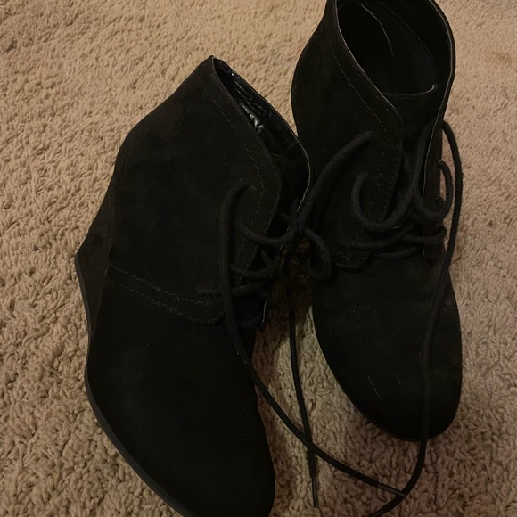 booties - Picture 2 of 2